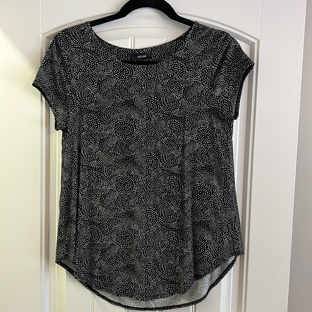Alfani Black and White Blouse - Small